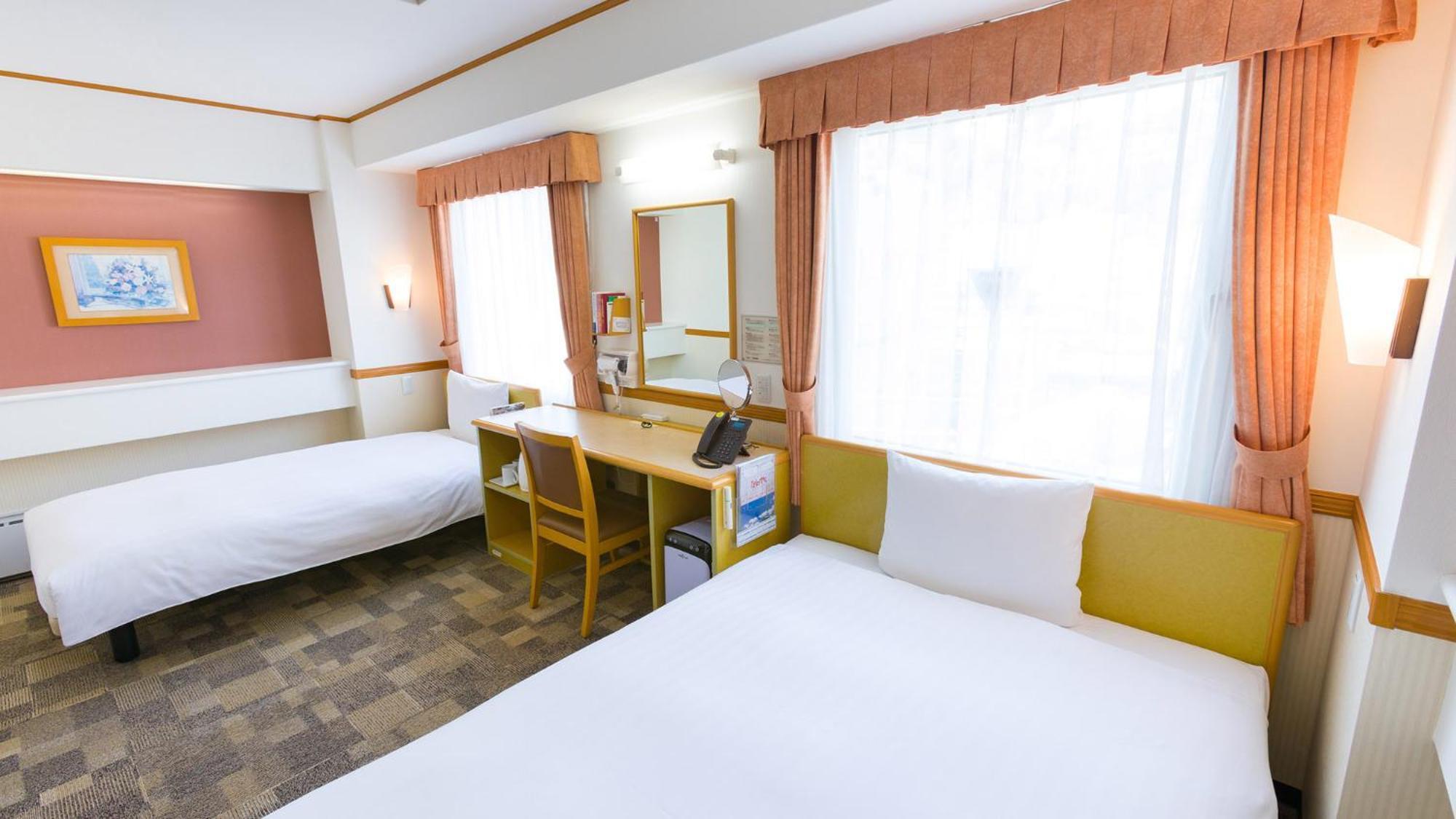 Toyoko Inn Higashi-Hiroshima Saijo Ekimae Екстериор снимка