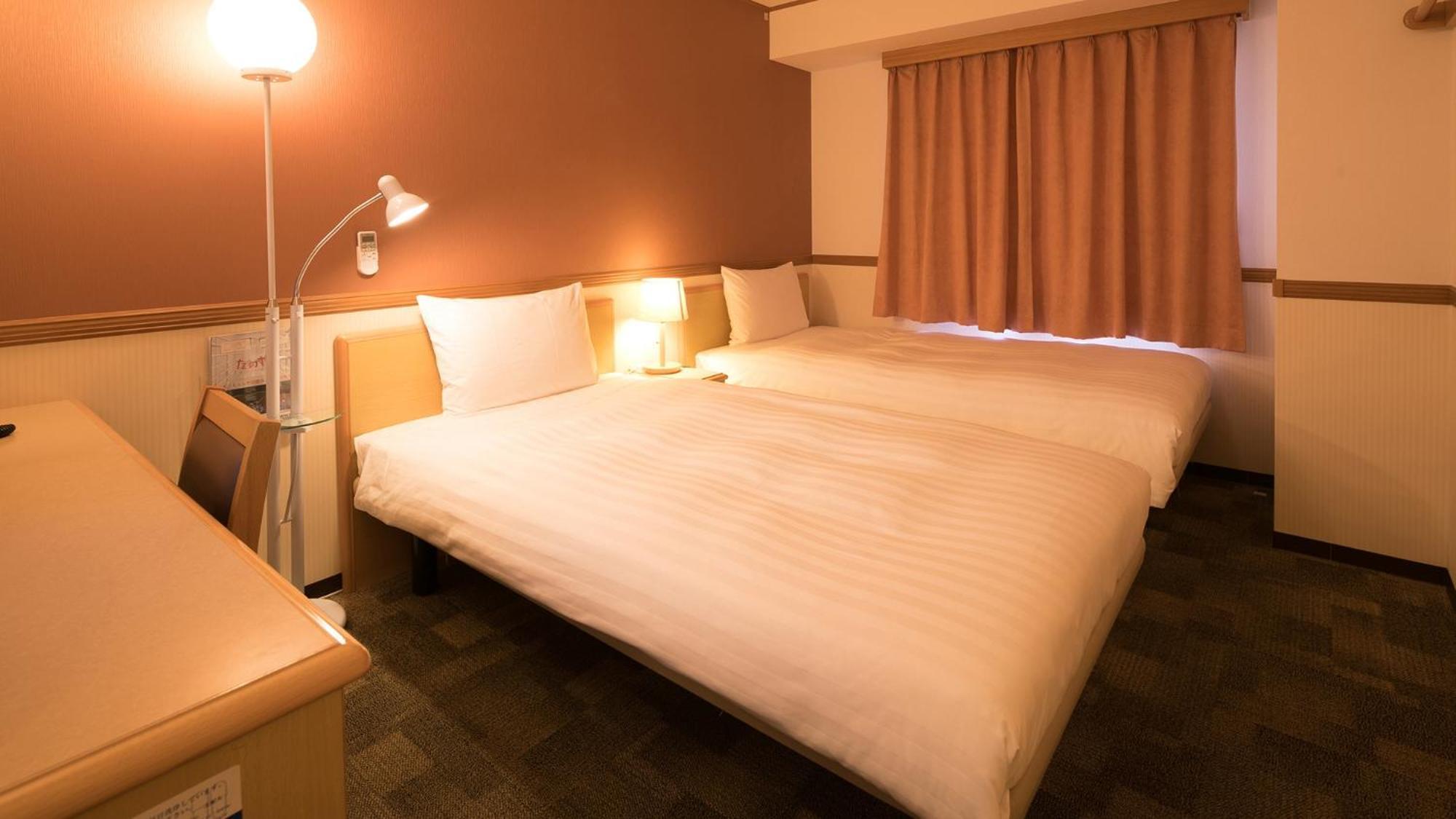 Toyoko Inn Higashi-Hiroshima Saijo Ekimae Стая снимка