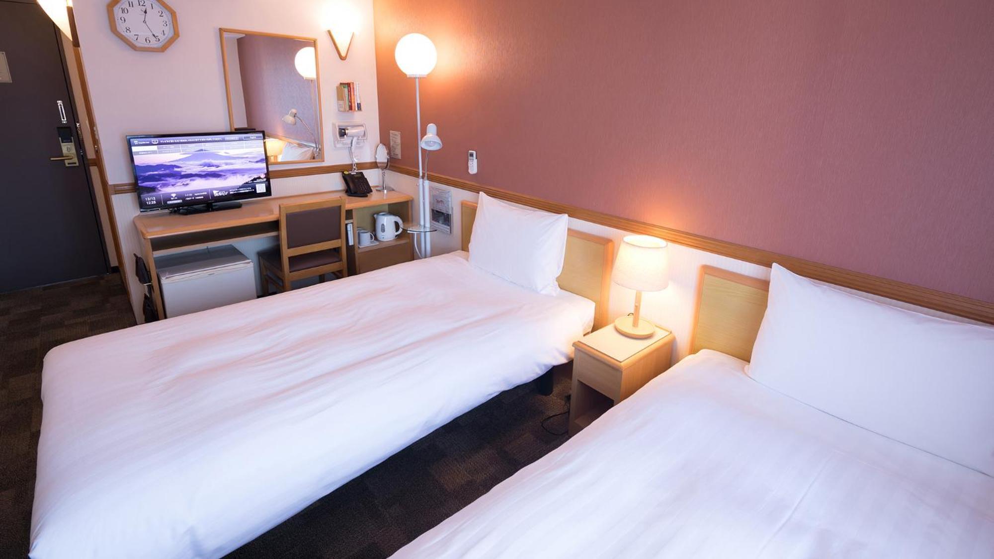 Toyoko Inn Higashi-Hiroshima Saijo Ekimae Стая снимка