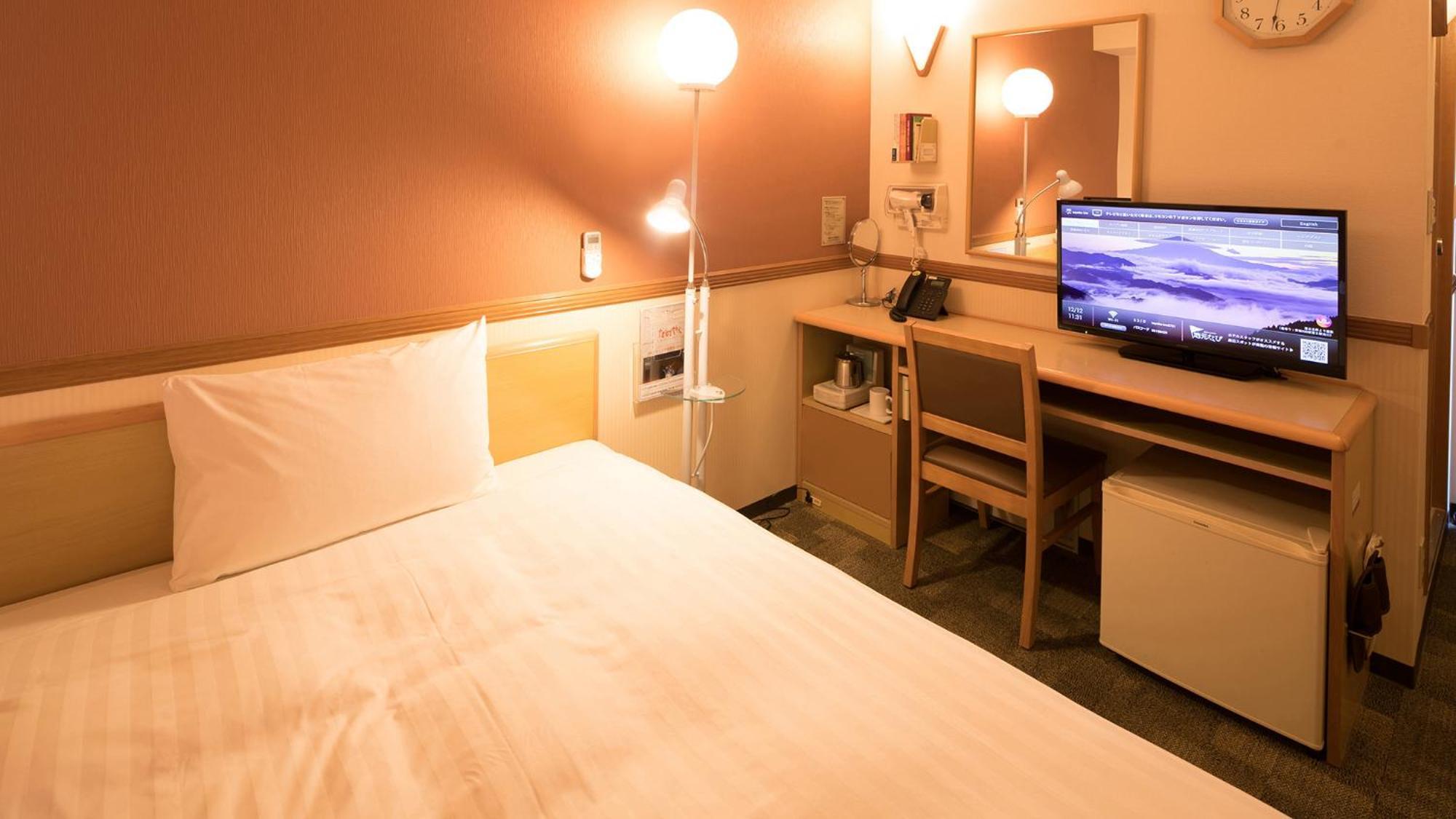 Toyoko Inn Higashi-Hiroshima Saijo Ekimae Стая снимка