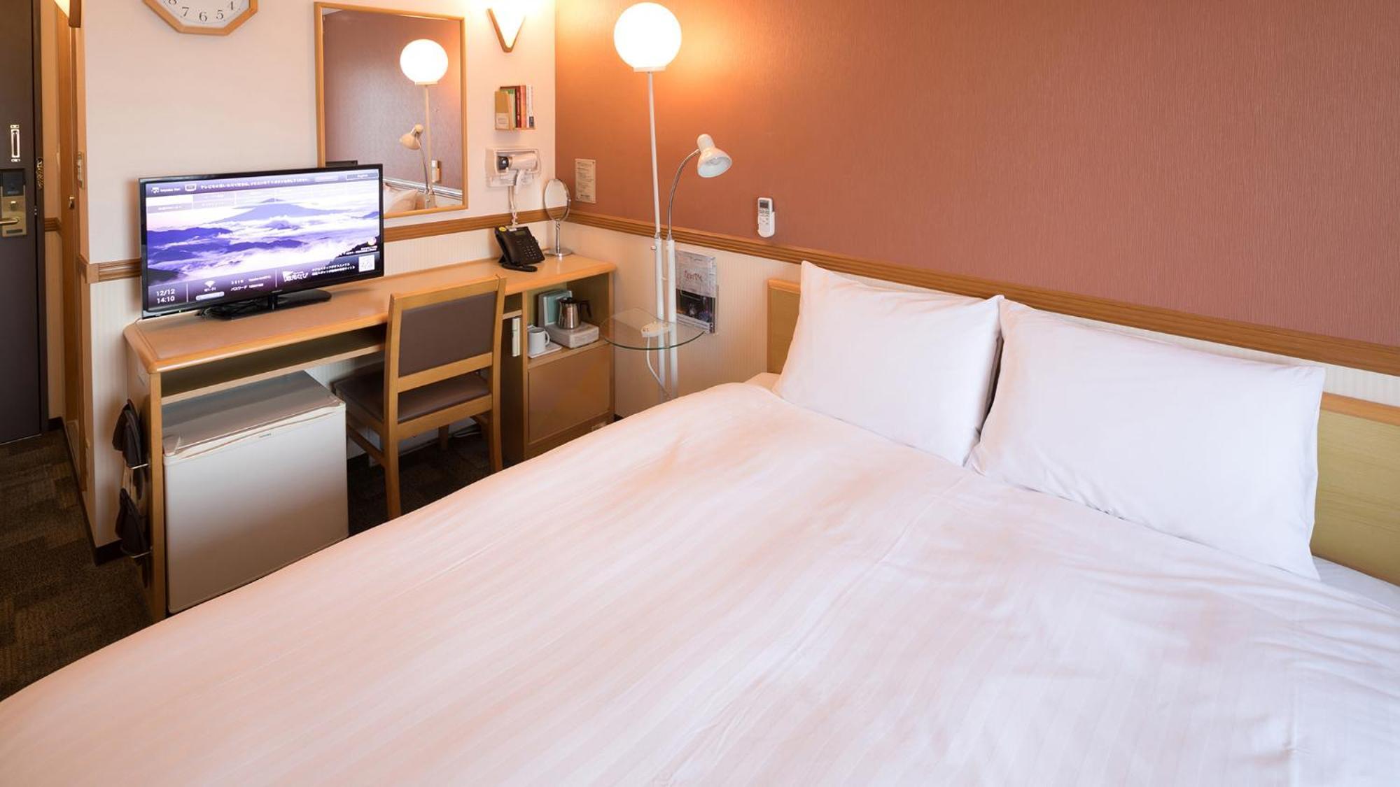 Toyoko Inn Higashi-Hiroshima Saijo Ekimae Стая снимка