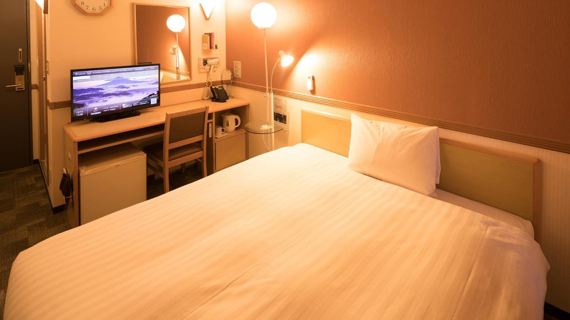 Toyoko Inn Higashi-Hiroshima Saijo Ekimae Стая снимка