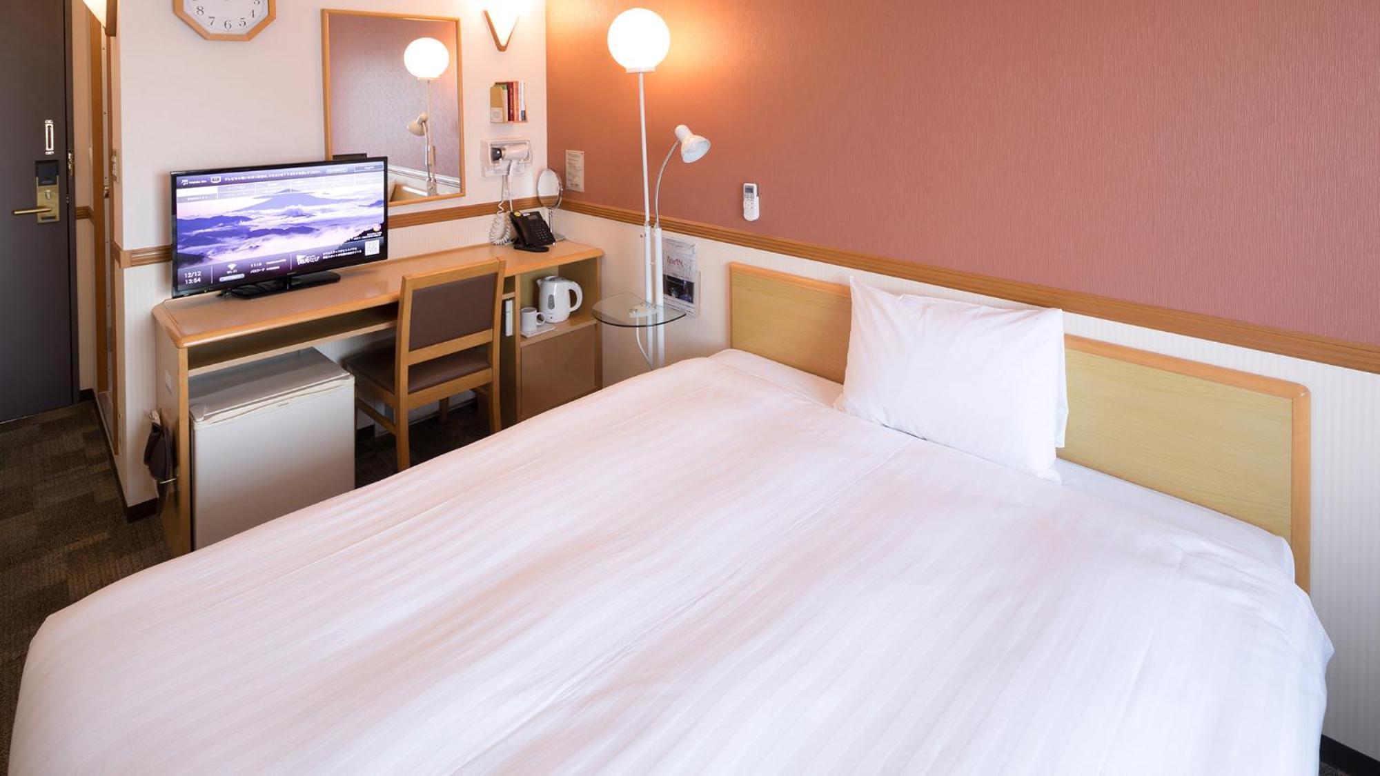 Toyoko Inn Higashi-Hiroshima Saijo Ekimae Стая снимка