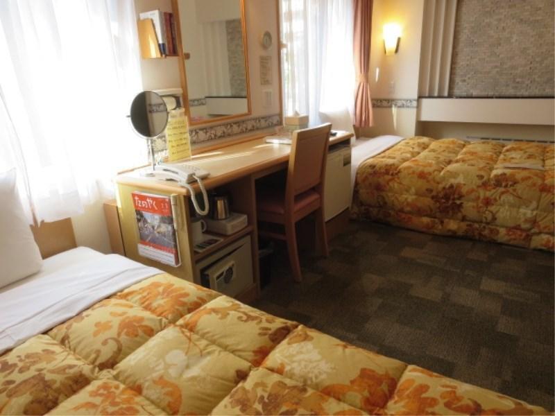 Toyoko Inn Higashi-Hiroshima Saijo Ekimae Екстериор снимка